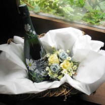 結婚祝い 還暦祝い 誕生日祝い[ワイン 花 ギフト]花柄ボトルのシャンパン(フィーヌ フルール)とプリザーブドフラワーのセット