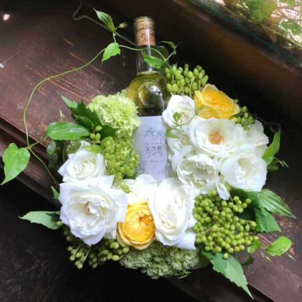 誕生日祝や敬老の日のプレゼントに！当社オリジナル生き様ワインとお花サムネイル